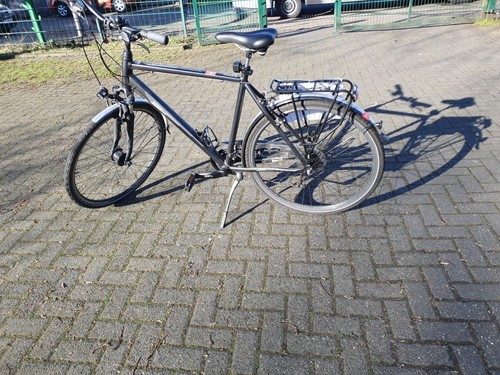 Trekking fahrrad der marke - trekking,